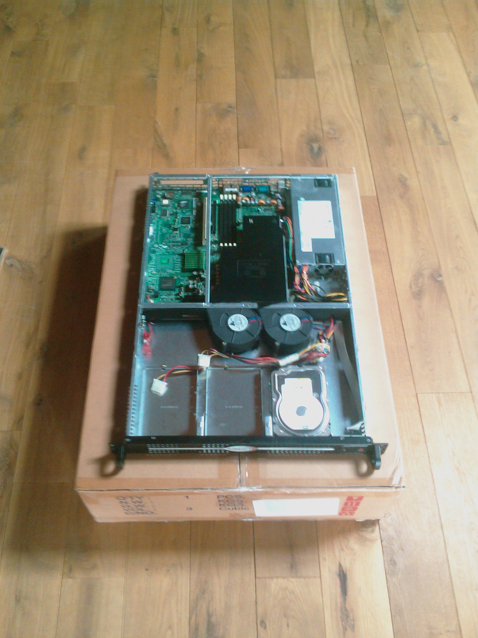 TK 1U SuperMicro SuperServer en Diverse mobiele telefoons (N80, RAZR v3 en Sony K320)-imag0041-jpg