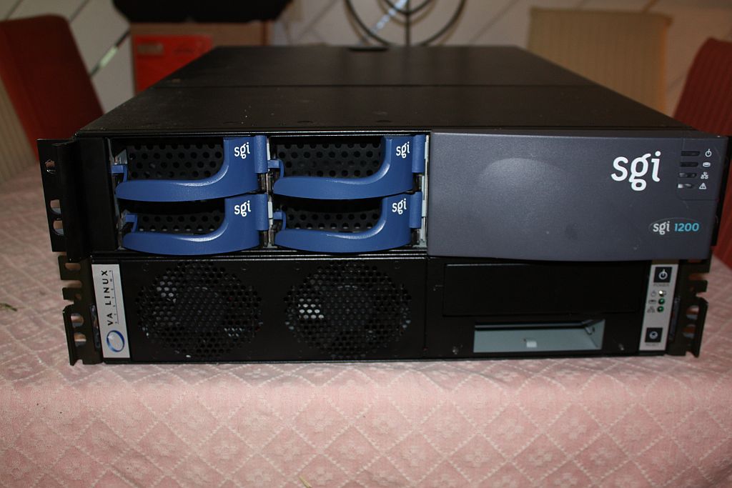 2x 2u serverkasten.-servers-jpg