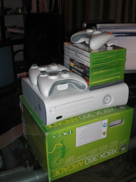 XBOX 360 Arcade Live | 8 games, 3 controllers, 256mb memcard-xbox003-jpg