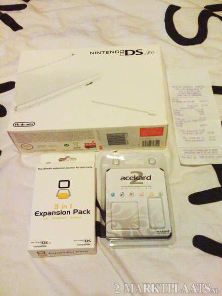 Nintendo DS Lite Wit + Acekard 2 + 3-in-1 Pack + 2gb MicroSD-bxbe82bcdxxv6lyqzcftoa-jpg