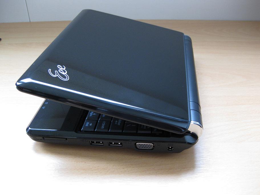 Nieuwe ASUS Eee PC901 + webcam + Win XP + draadloos internet!!-img_1132-jpg