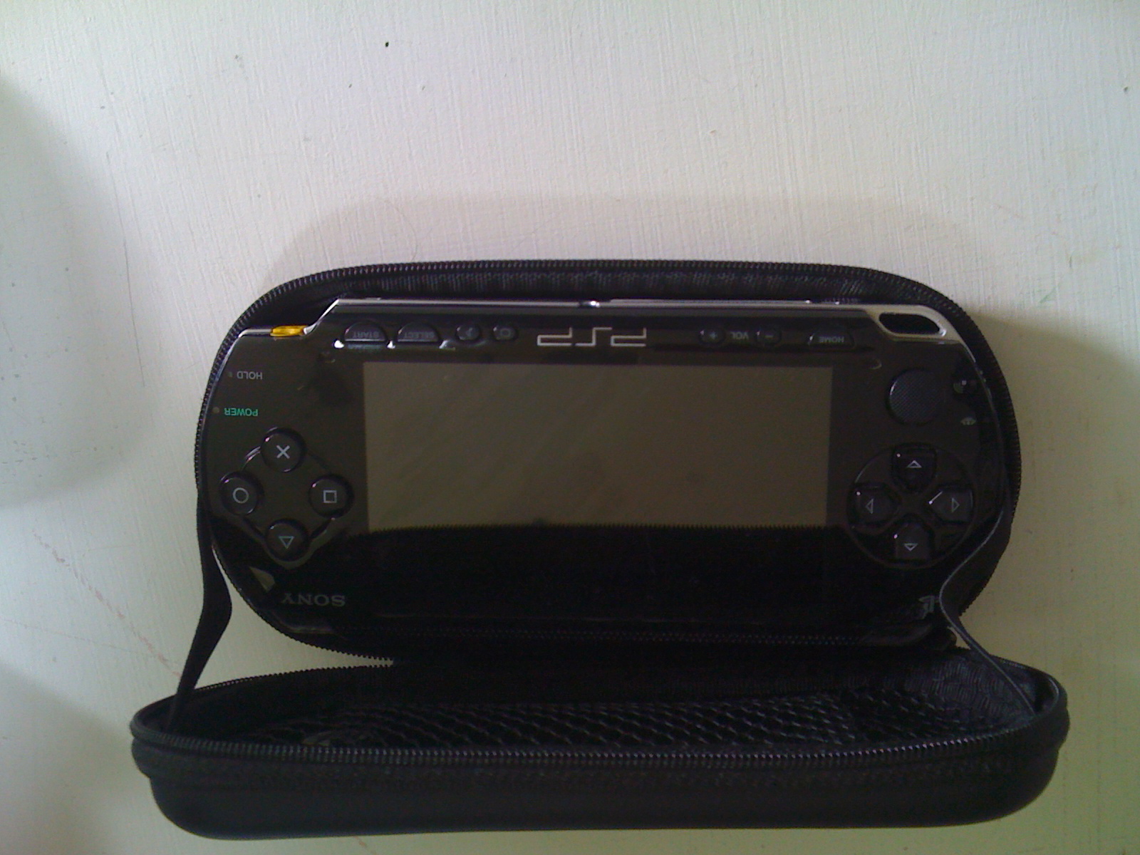 Omgebouwde PSP + hoes + houder + 4GB Mem + 5 games + 2 Films-img_0032-jpg