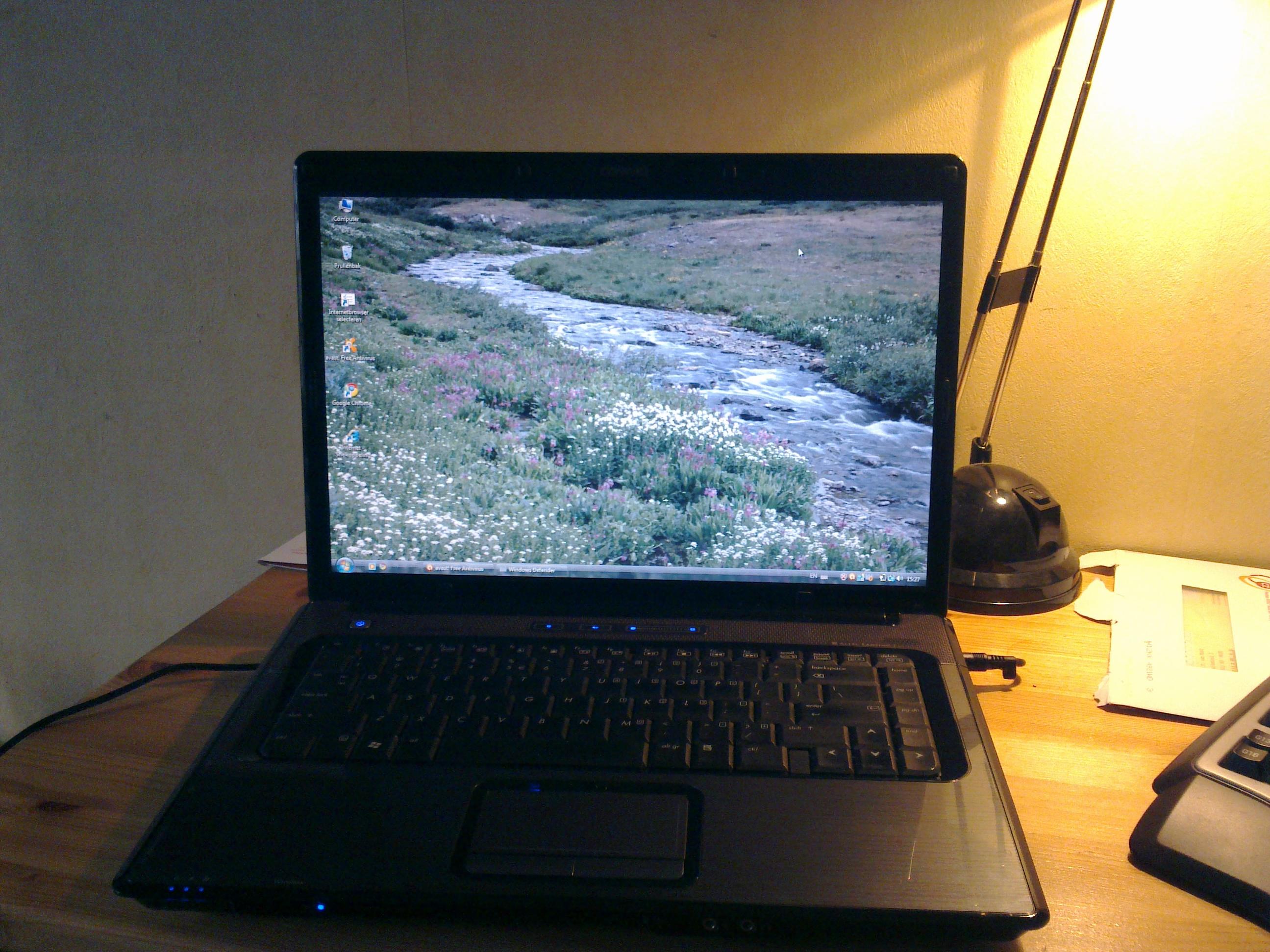 Aangeboden: Laptop Compaq 3 GB, Intel Core T5300-12112010330-jpg