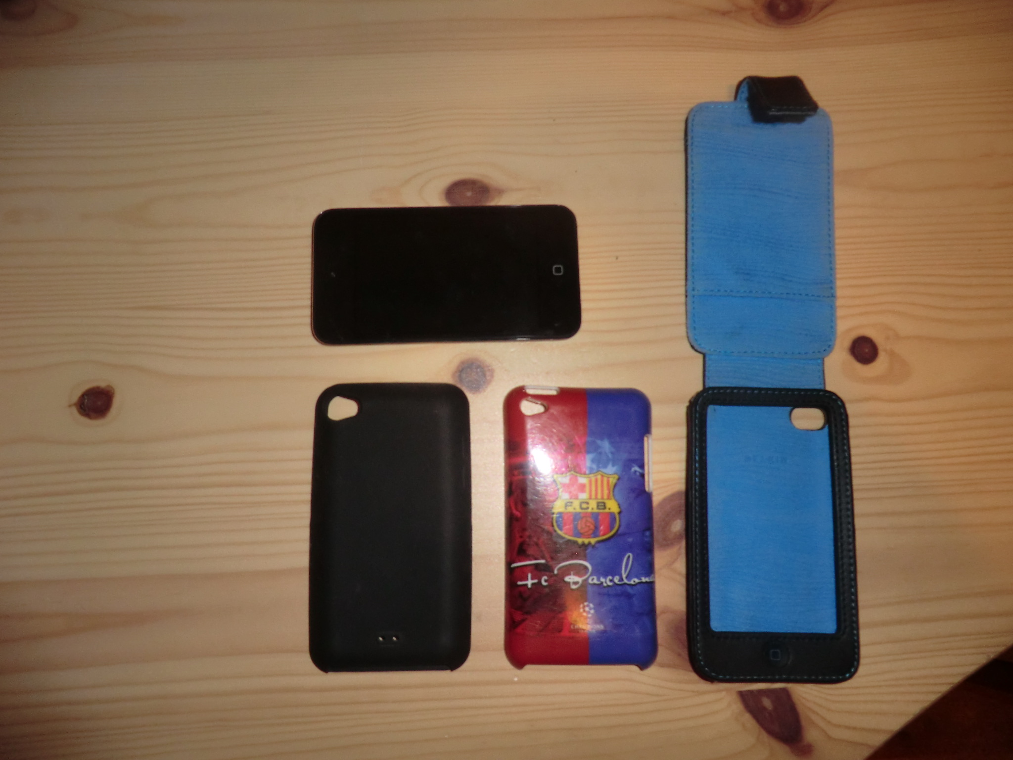 Ipod Touch 4g + 3 hoesjes-cimg6264-jpg